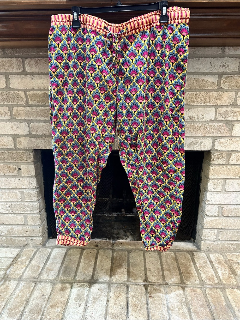Sundance Vibrant Multi-Color Patterned Lounge Pants EUC
